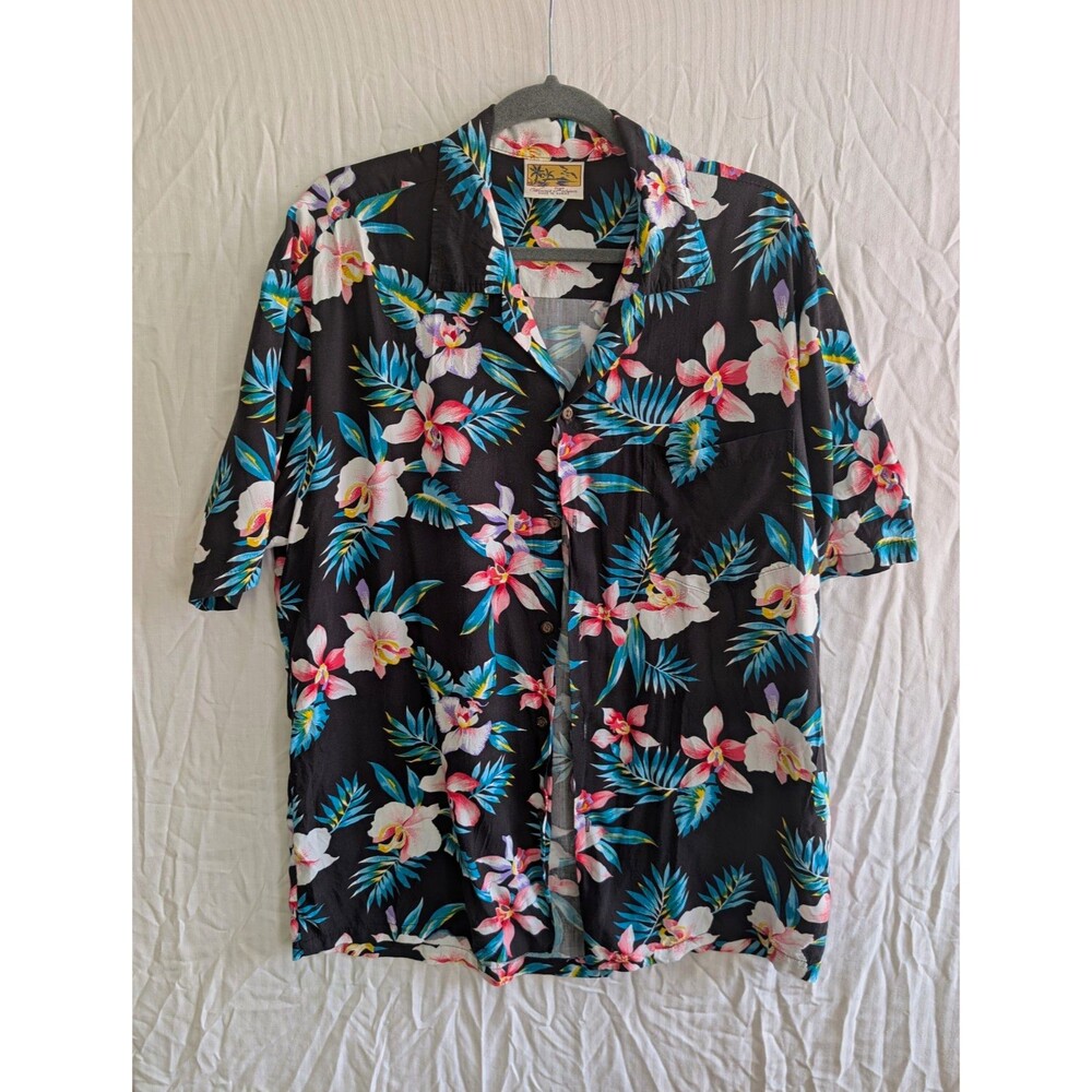 Winnie Fashion Made in Hawaii Men's L Black Floral Rayon Hawaiian Button-Up SS